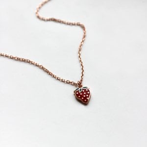 Mineli Çilek Kolye