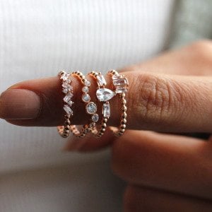 Asimetrik Baget Taşlı Top Top Yüzük