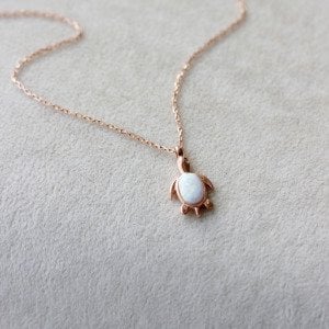 Opal Taşlı Kaplumbağa Kolye