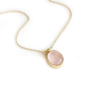 Oval Pembe Kuvars  Kolye
