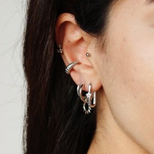 Top Tragus Piercing