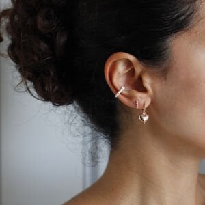 Şeritli Beyaz Mineli Kıkırdak Küpe