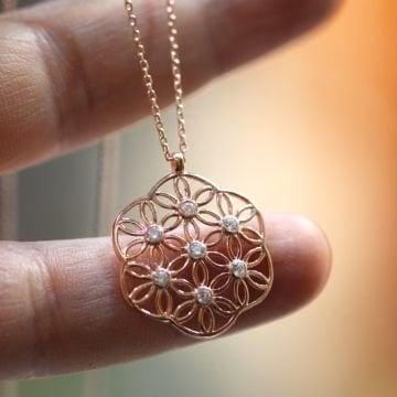 Yaşam Çiçeği Kolye