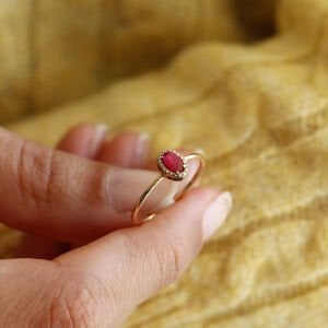 Mini Pırlantalı Oval Yakut Yüzük