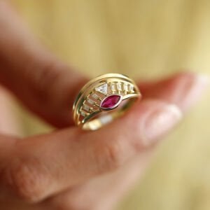 Tasarım Mekik Yakut Yüzük