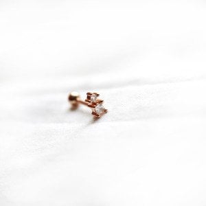 Çift Kare Taşlı Tragus