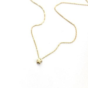 Minimal Sade Yıldız Kolye