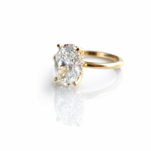 Ice Cut Oval Tek Taş Yüzük