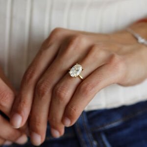 Ice Cut Oval Tek Taş Yüzük