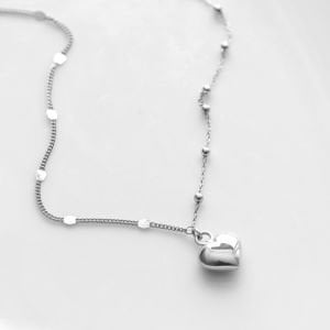 Pullu ve Top Zincirli Kalp Kolye