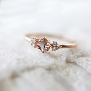 Square Zultanit Yüzük