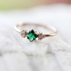 Square Zümrüt Yüzük