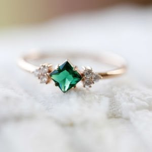 Square Zümrüt Yüzük