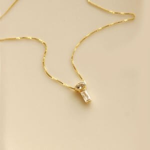 Oval Baget Taşlı Tasarım Kolye