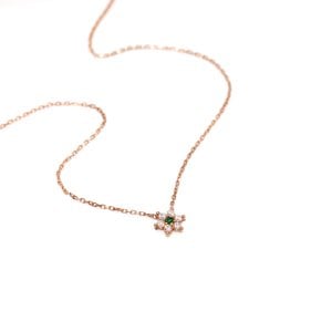 Zümrüt Minimal Çiçek Kolye