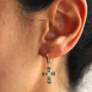 Yeşil ve Beyaz Taşlı Haç Halka Küpe