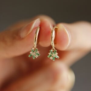 Tasarım Yeşil Baget Sallantılı Halka Küpe