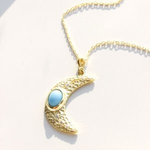 Firuze Taşlı Dövme Hilal Kolye