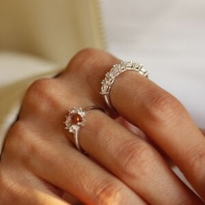 Damla ve Yuvarlak Taşlı Tasarım Yeditaş Yüzük