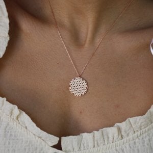 Beyaz Mineli Yaşam Çiçeği Kolye