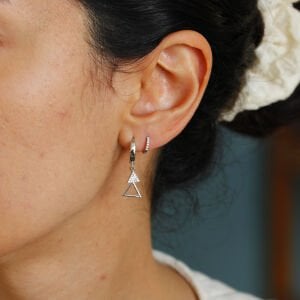 Üçgen Aparat Sallantılı Halka Küpe