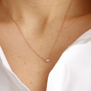 Mini Beyaz Mineli Balık Kolye