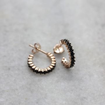 Mini Siyah Taşlı C Küpe