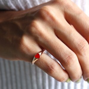 Kırmızı Mineli Kalp Sovalye Yüzük