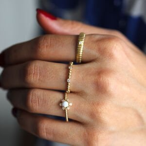 Sıra Taşlı Top Top Yüzük