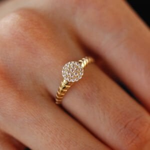 Pave Taşlı Yüzük