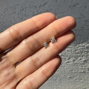 Küçük Artı Vidalı Küpe