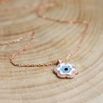 Turkuaz Beyaz Mineli Çiçek Kolye